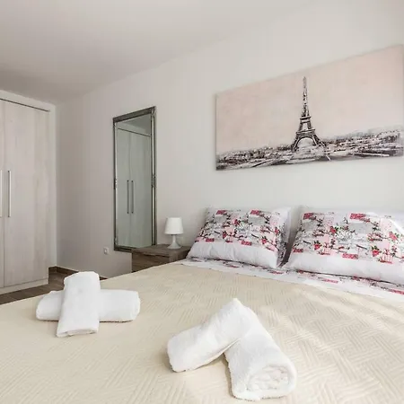 Cezar Apartment *